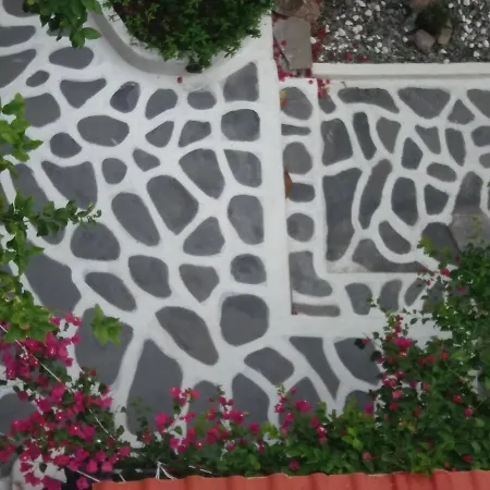 Poros In Garden Country house